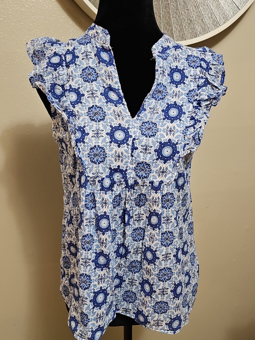 LOFT Blue and White Floral Medallion Short Sleeve Top